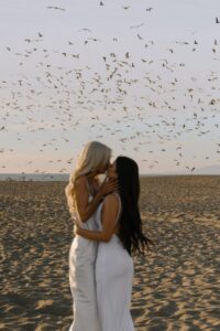 Global Photography Community Celebrates Excellence: Junebug Weddings Announces 2025 Best of the Best Engagement Photos and Honorable Mentions