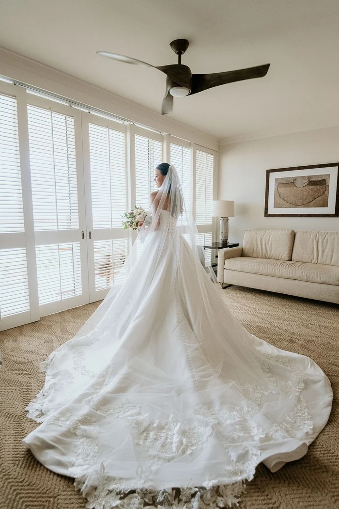 Hawai’i is the Backdrop for This Soft and Romantic Jewish Wedding at the Four Seasons O’ahu